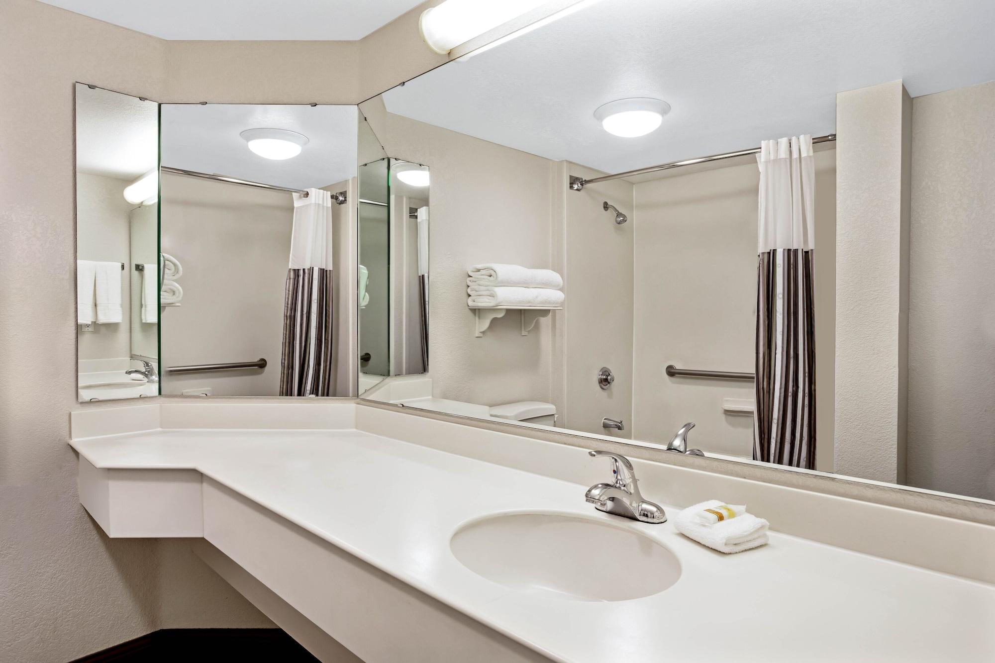Hotel La Quinta By Wyndham Indianapolis Airport Plainfield Zewnętrze zdjęcie
