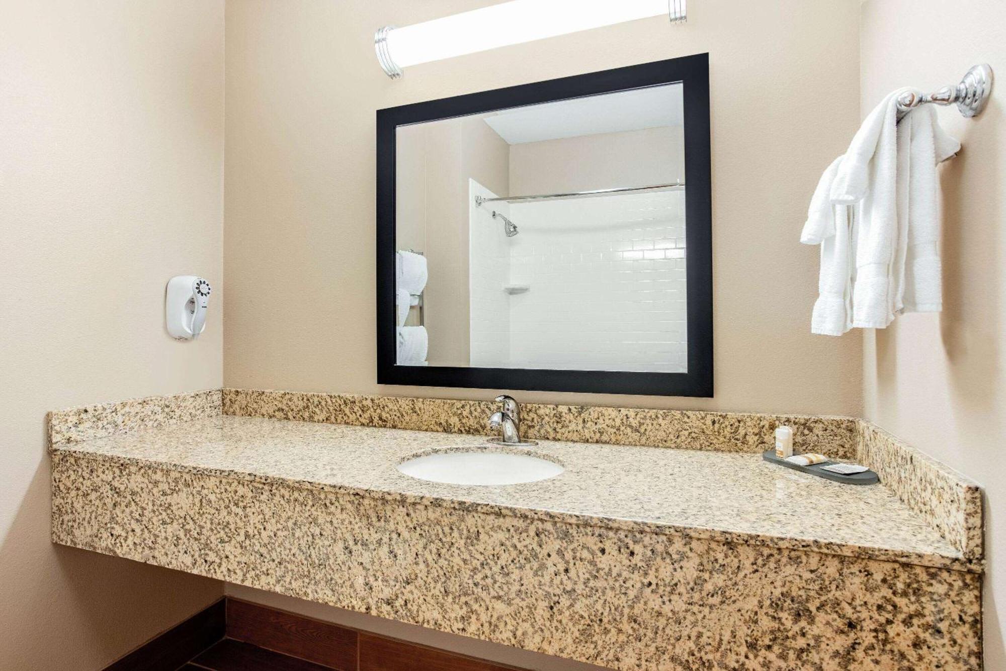 Hotel La Quinta By Wyndham Indianapolis Airport Plainfield Zewnętrze zdjęcie
