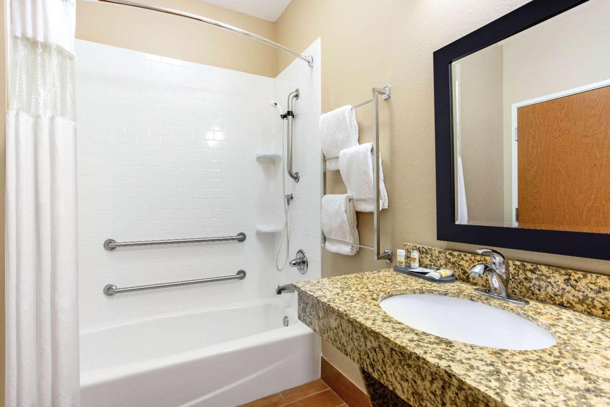 Hotel La Quinta By Wyndham Indianapolis Airport Plainfield Zewnętrze zdjęcie
